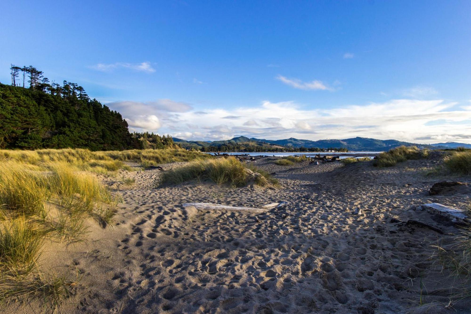 Waters Edge Lägenhet Salishan Beach Rum bild